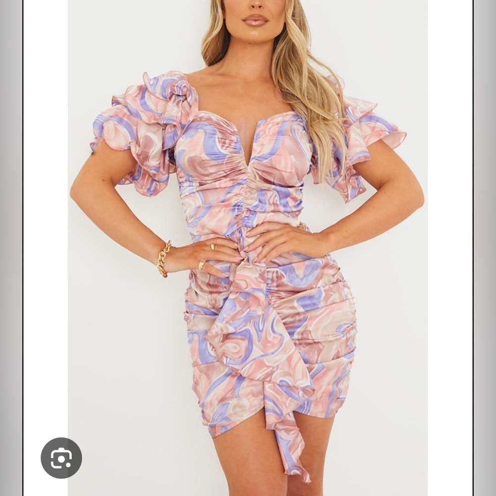 PrettyLittleThing  Multi swirl print frill sleeve V bar bodycon dress